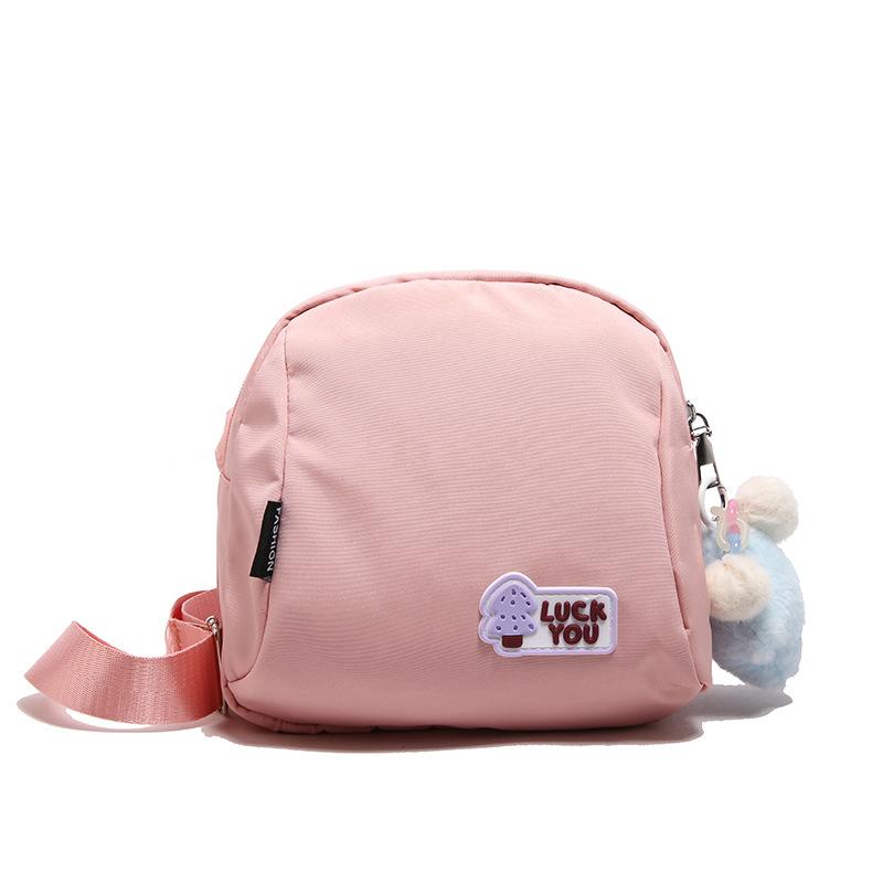 

Nylon cloth fashion oblique shoulder bag Korean version wide shoulder strap bag women s autumn and winter new leisure bag small square bag No pendant розовый