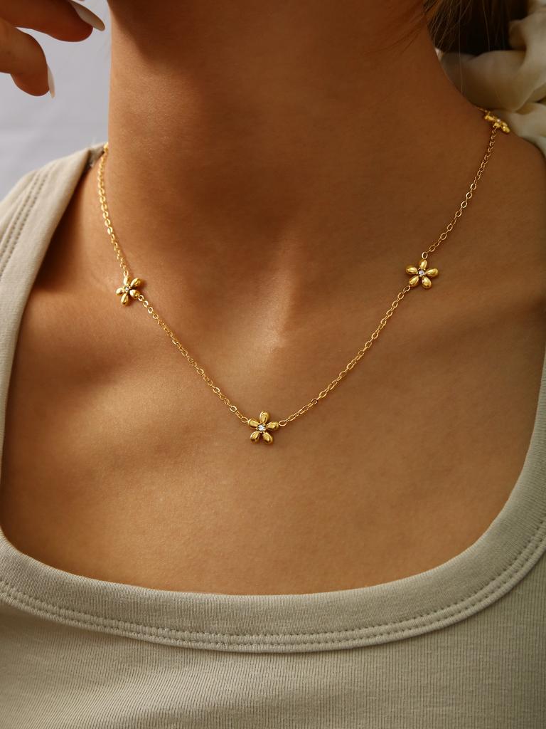 Fashionable And Elegant Temperament Old Money Style Stainless Steel Plated 18K Gold With Diamonds Flowers Zircon Set For Women