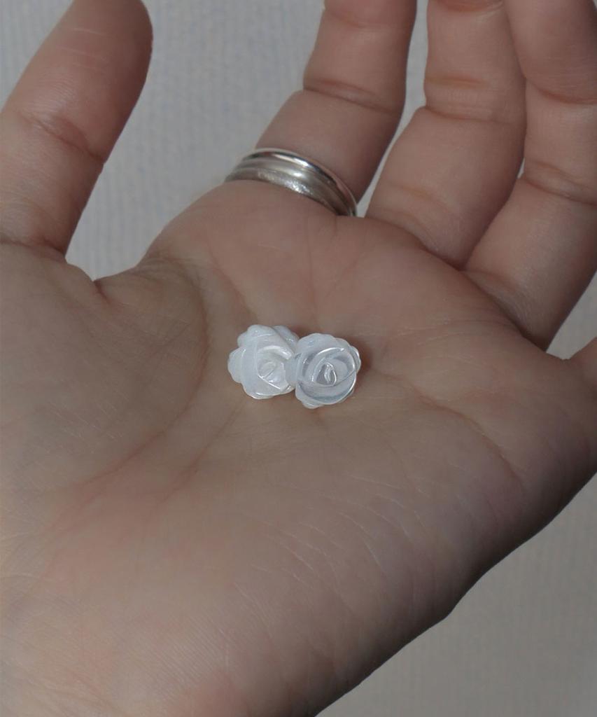Loasi Rose Petal Trace Earring
