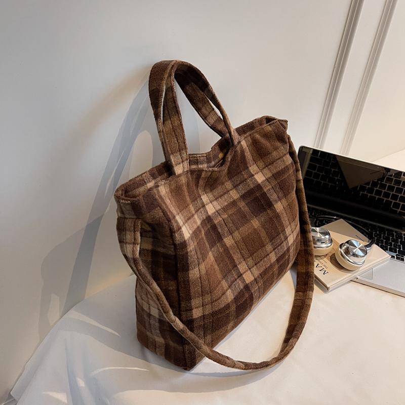 Women's Vintage Plaid Shoulder Bag Large Capacity Commuting Lightweight Tote Bag