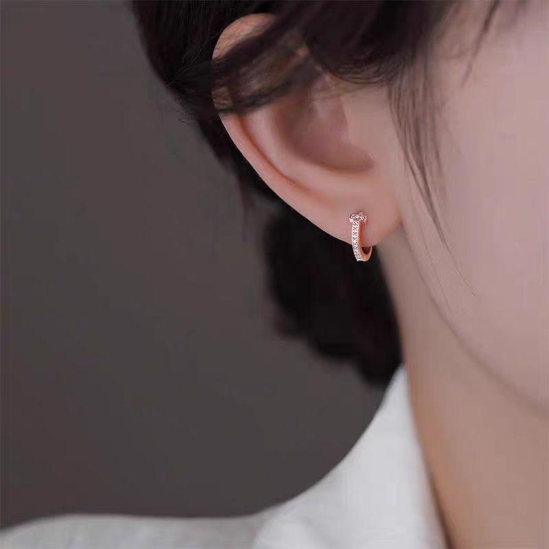 Tvarované zirkonové náušnice - Dámský minimalistický kruhový design s prémiovým stylem a univerzální přitažlivostí