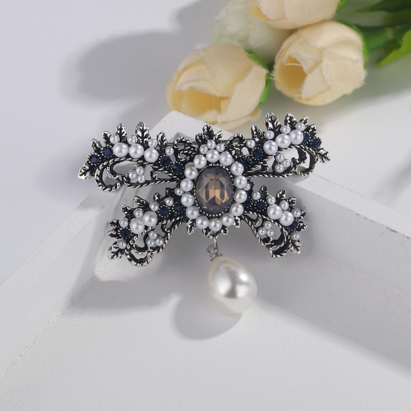 Elegant Rhinestone Flower Brooches for Women Fashion Clothing Pins Party Jewelry Accessory Gift