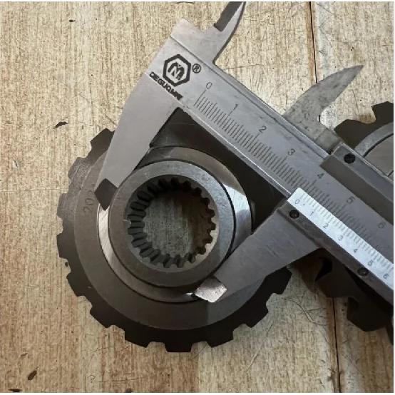 Tractor Front Axle Bevel Gear 17/18 Teeth 3C091-43250 For Kubota M854K.954KQ