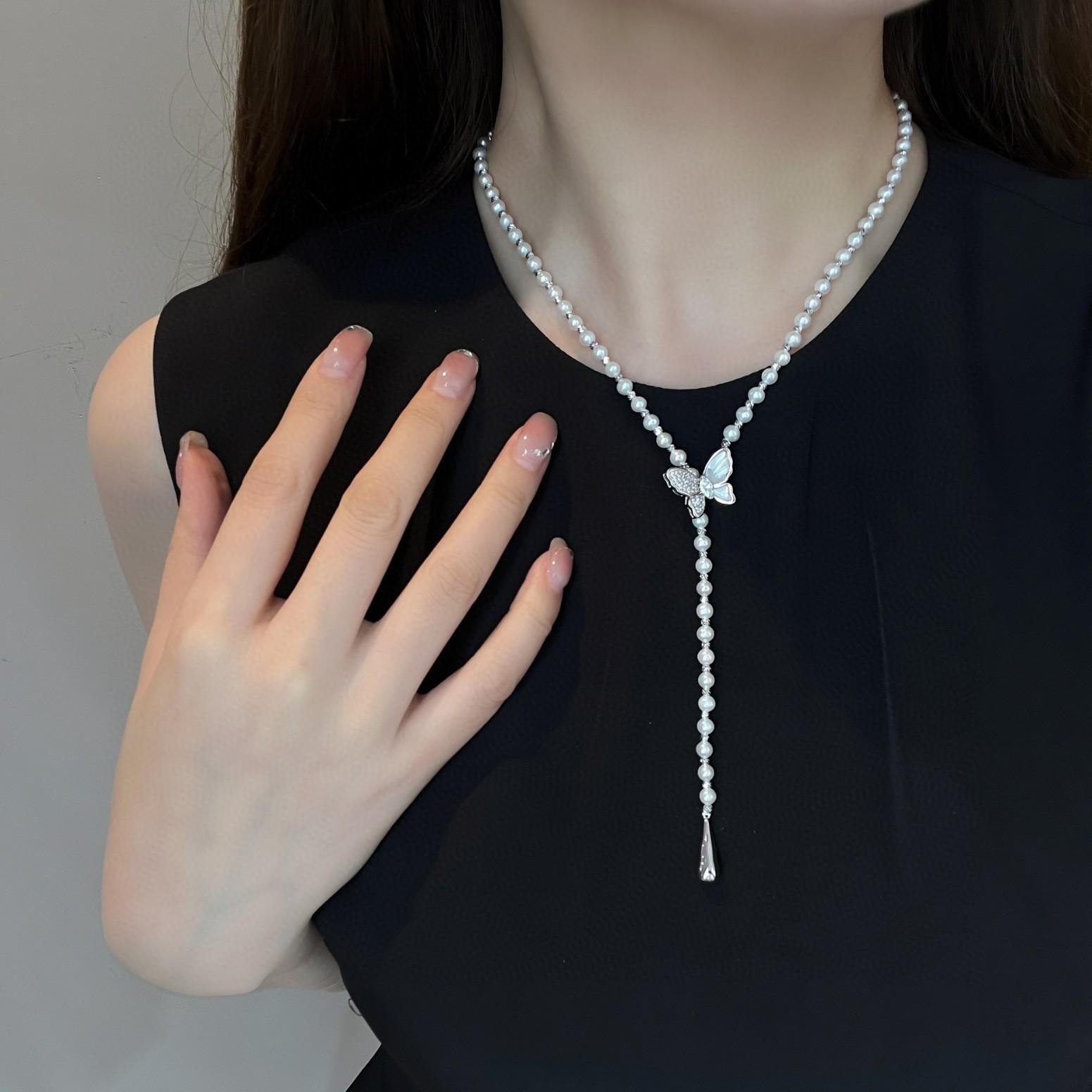 

Elegant Butterfly Pearl Sweater Chain with High-Luster Freshwater Pearls - Versatile Gift for Women 4-5mm білий