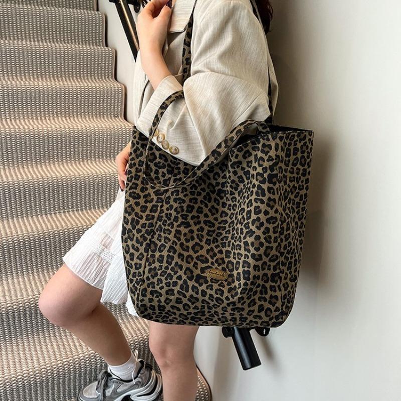 Spring Casual Relaxation Large-capacity Bag Female Popular Leopard Print Shoulder Bag Commuter Tote Bag