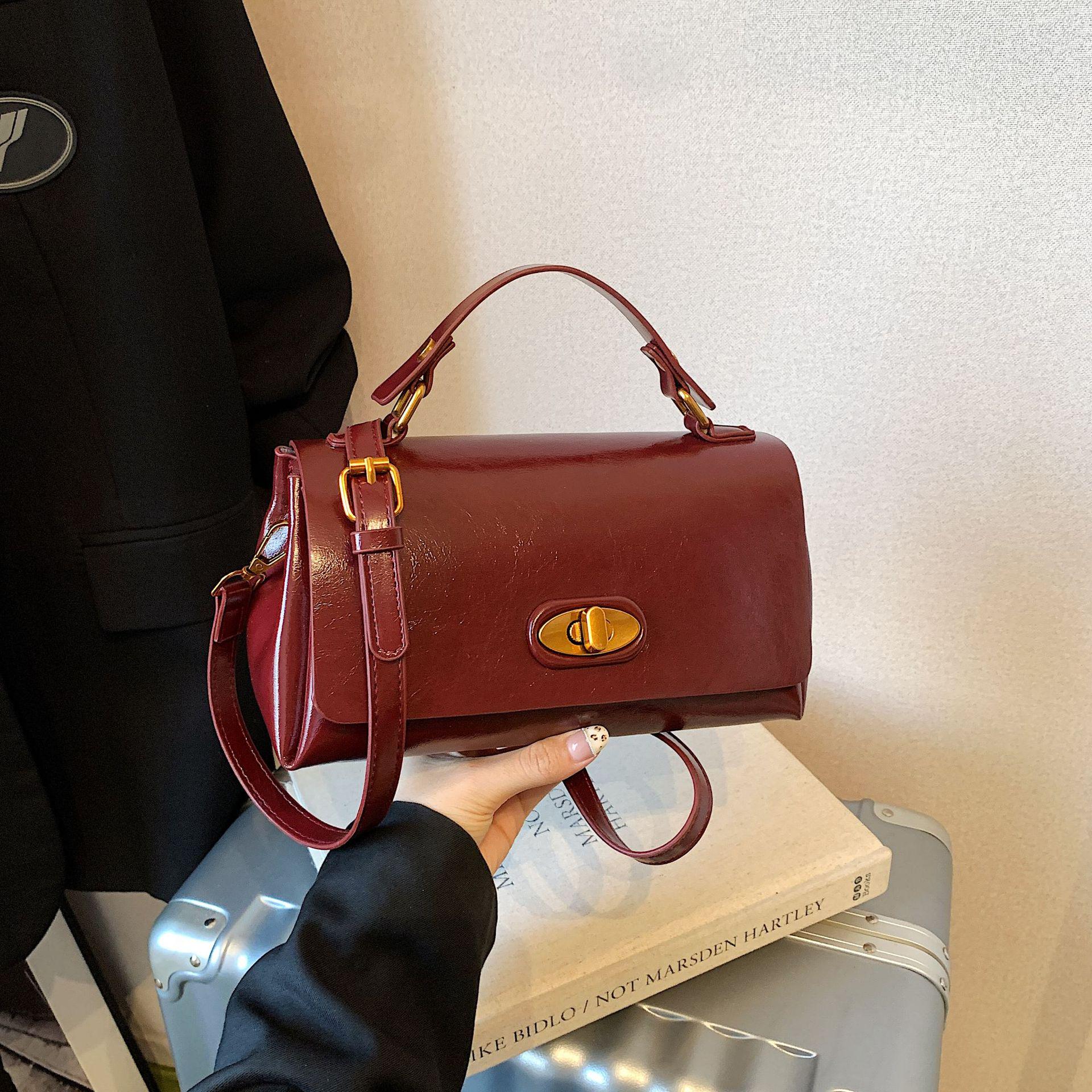 

2025 Women s High-End Retro Versatile Handbag - Autumn/Winter Trendy Single Shoulder Crossbody Square Bag