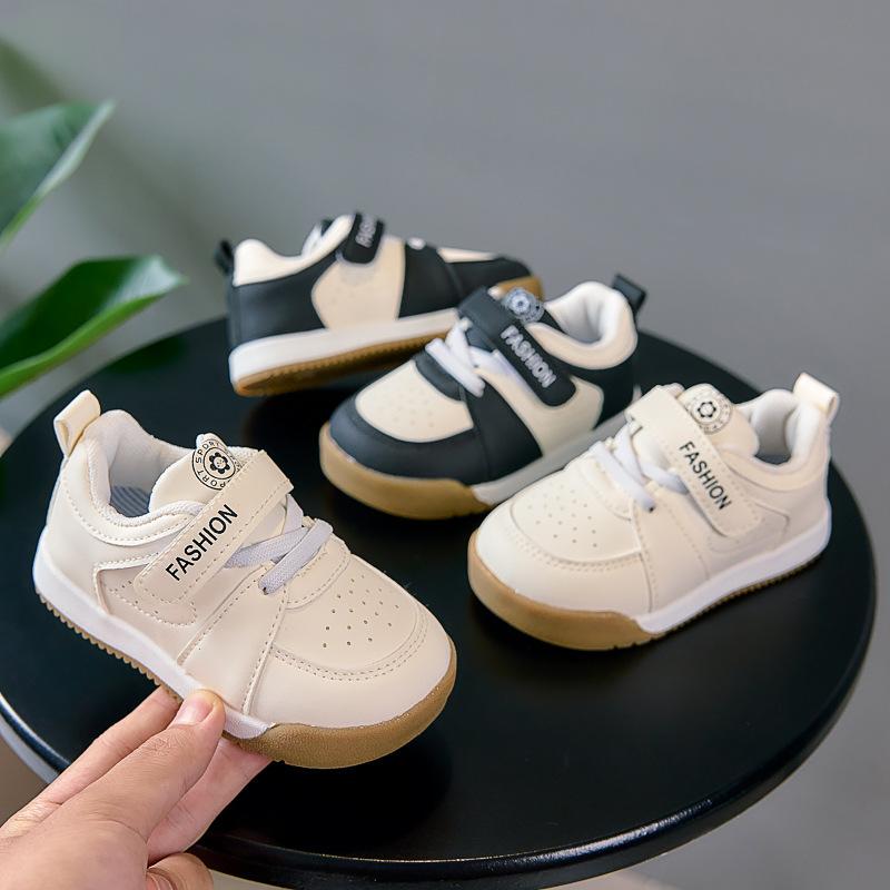 Children's board shoes autumn boys and girls baby shoes classmates 2025 new boys leather soft sole toddler shoes sports shoes