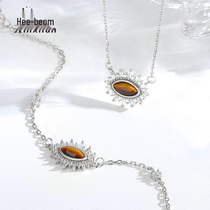 

Весна/Лето 2024 Европейский и Американский Легкий Люкс S925 Стерлинговое Серебро Тигровый Глаз Глаз Дьявола Браслет для Женщин с Бриллиантовыми Акцентами 925 Silver платиновый