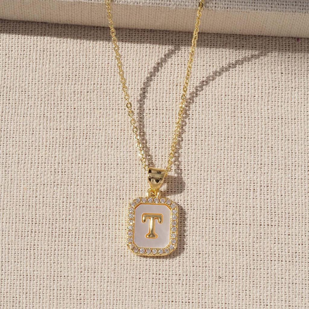 Gold-Plated Copper Shell 26 English Letters Pendant Necklace for Women - Niche Fashion Jewelry