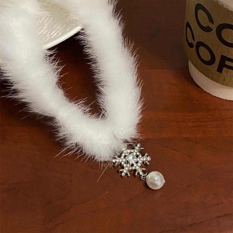 Elegante Hochzeitskette Elegante Halskette Stilvolle Choker-Halskette Schneeflocken-Anhänger-Halskette Plüschmaterial für Damen