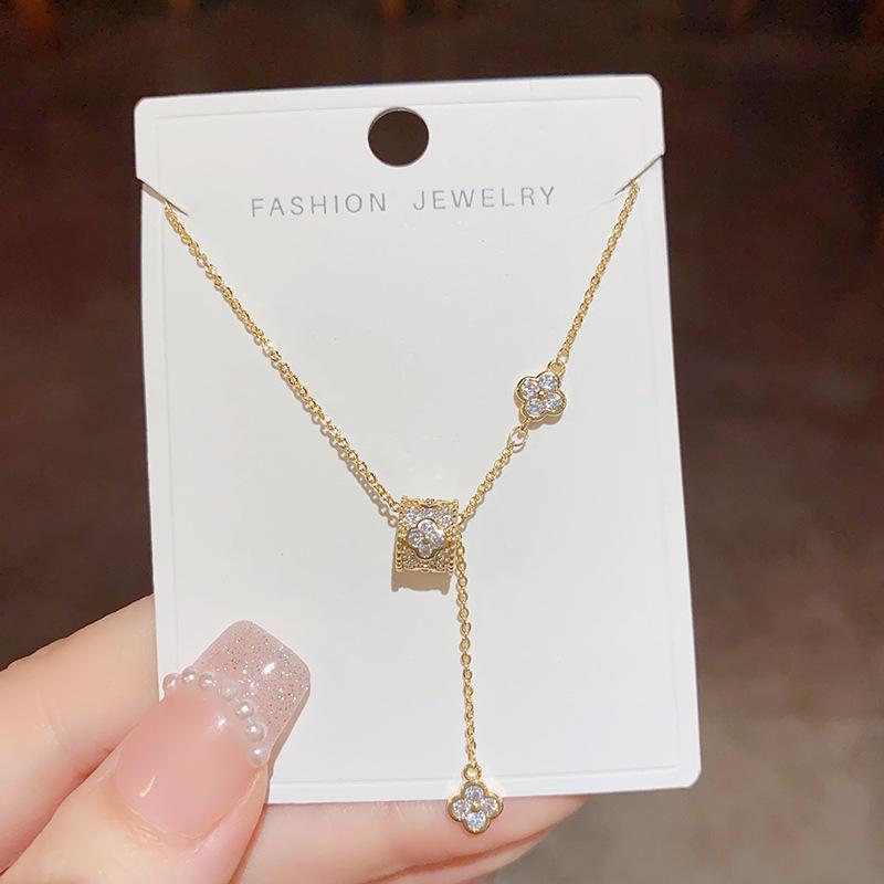 Light Luxury Niche Fashion Versatile Small Waist Four Leaf Flower Necklace золотой