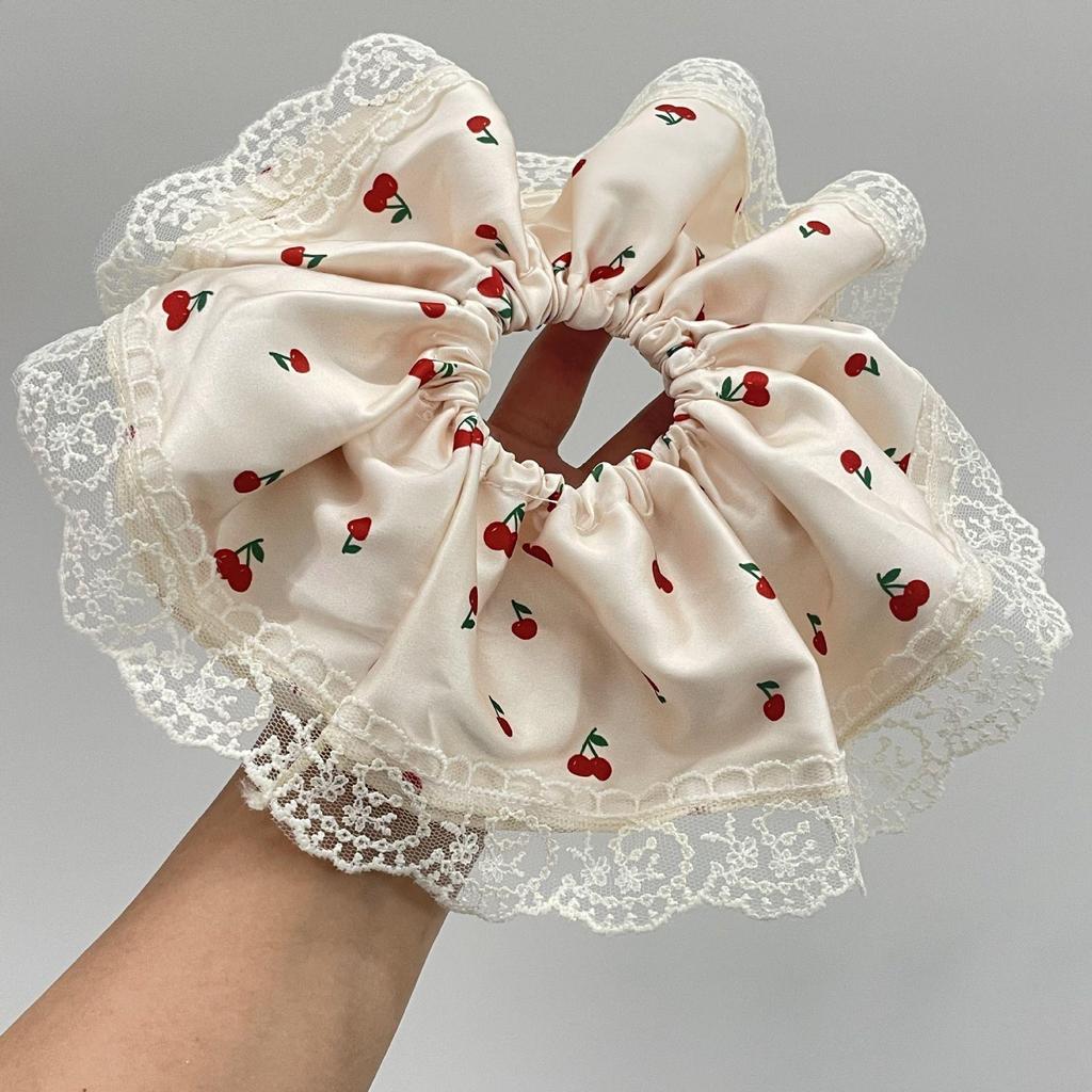 Koreanischer Waldstil Kirschspitze Scrunchie – Extra Groß, Süßes Pferdeschwanz-Haaraccessoire für Frauen