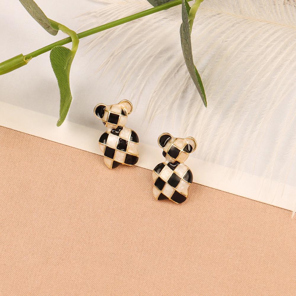 

925 Silver Needle Checkered Bear Stud Earrings - Exquisite & Cute Autumn/Winter Jewelry for Women