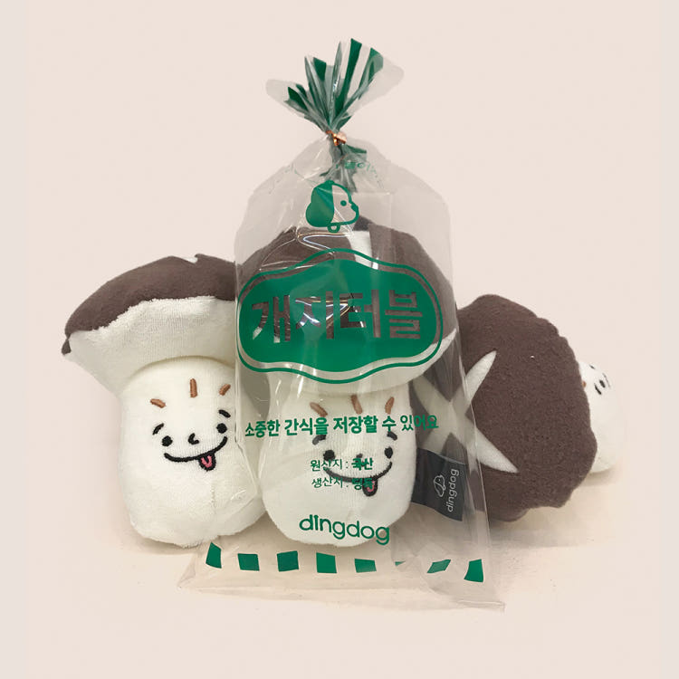 Dingdok Gadgetable Nosework Mushroom - Squeak Squeak Snack Toy