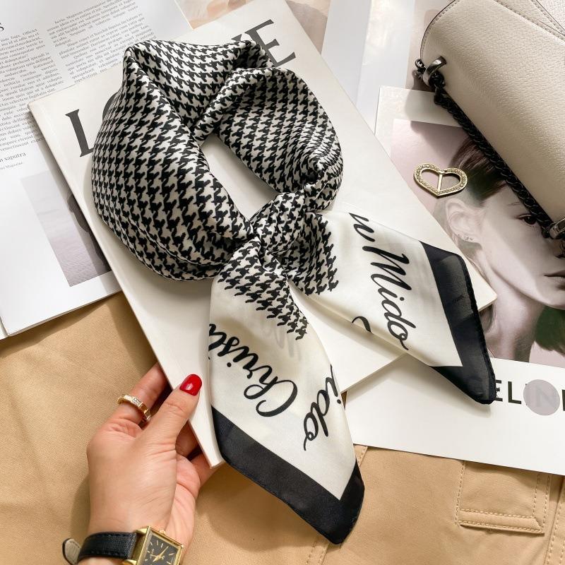 Zhang Ruonan silk scarf women's spring and summer new fashion retro accessories scarf neck high-end small square scarf