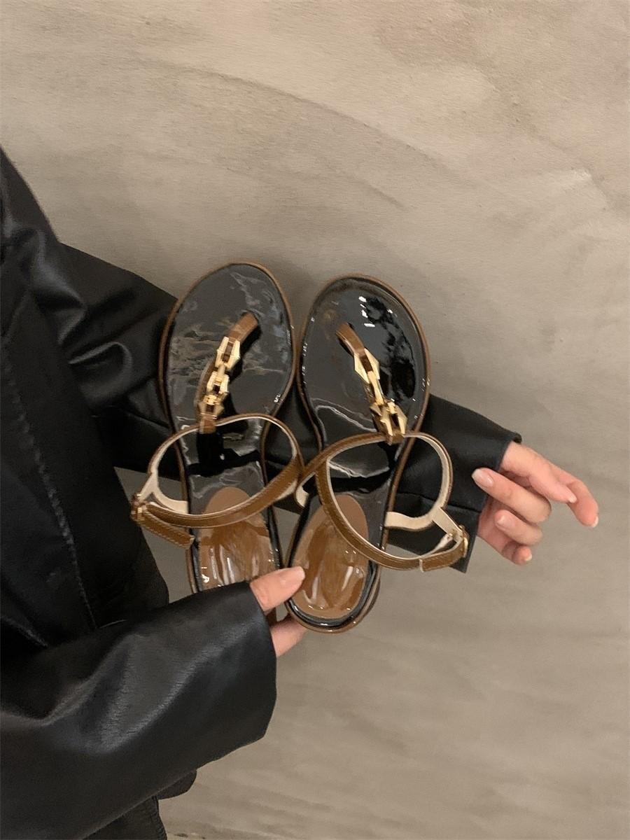 

Summer with skirt thick heel sandals women s shoes 2025 new toe retro niche beach strap Roman shoes 35