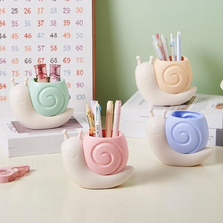 Playful Desktop Pen Storage Snail Design Plastic Multifunction Organizer Study Office Essential With easy to clean Top