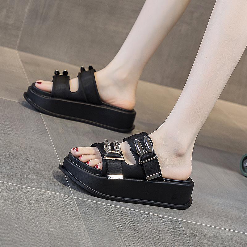 

Platform slippers women s outer wear rabbit buckle fashion sandals 2025 summer seaside design sense Velcro one-word 39 чёрный