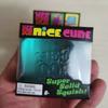 Needoh Schöner Würfel Sensorischer Stressabbau Fidget Spielzeug für Angst & Konzentration Schreibtisch Sensorischer Würfel für Erwachsene & Kinder