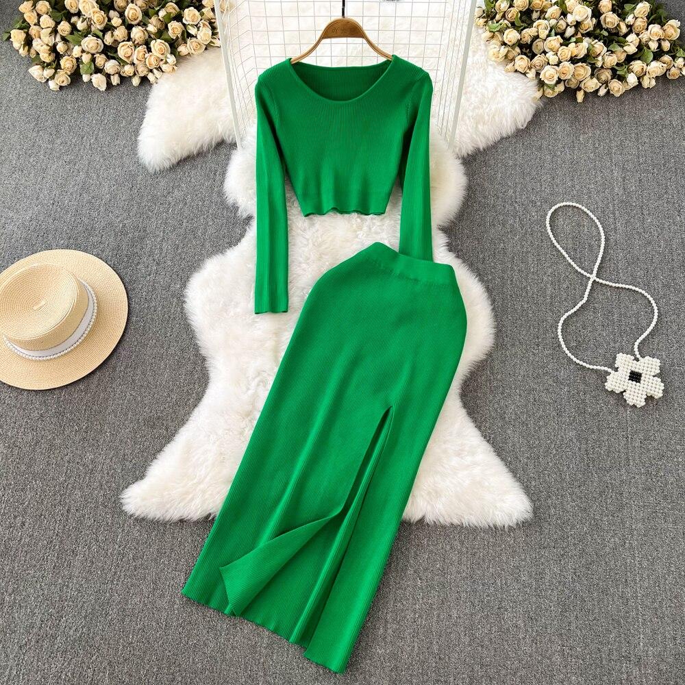 

Модный костюм в стиле ретро Spice Spice Style с круглым вырезом, короткий топ + трикотажная юбка с разрезом и высокой талией, комплект из двух предметов One Size зелёный