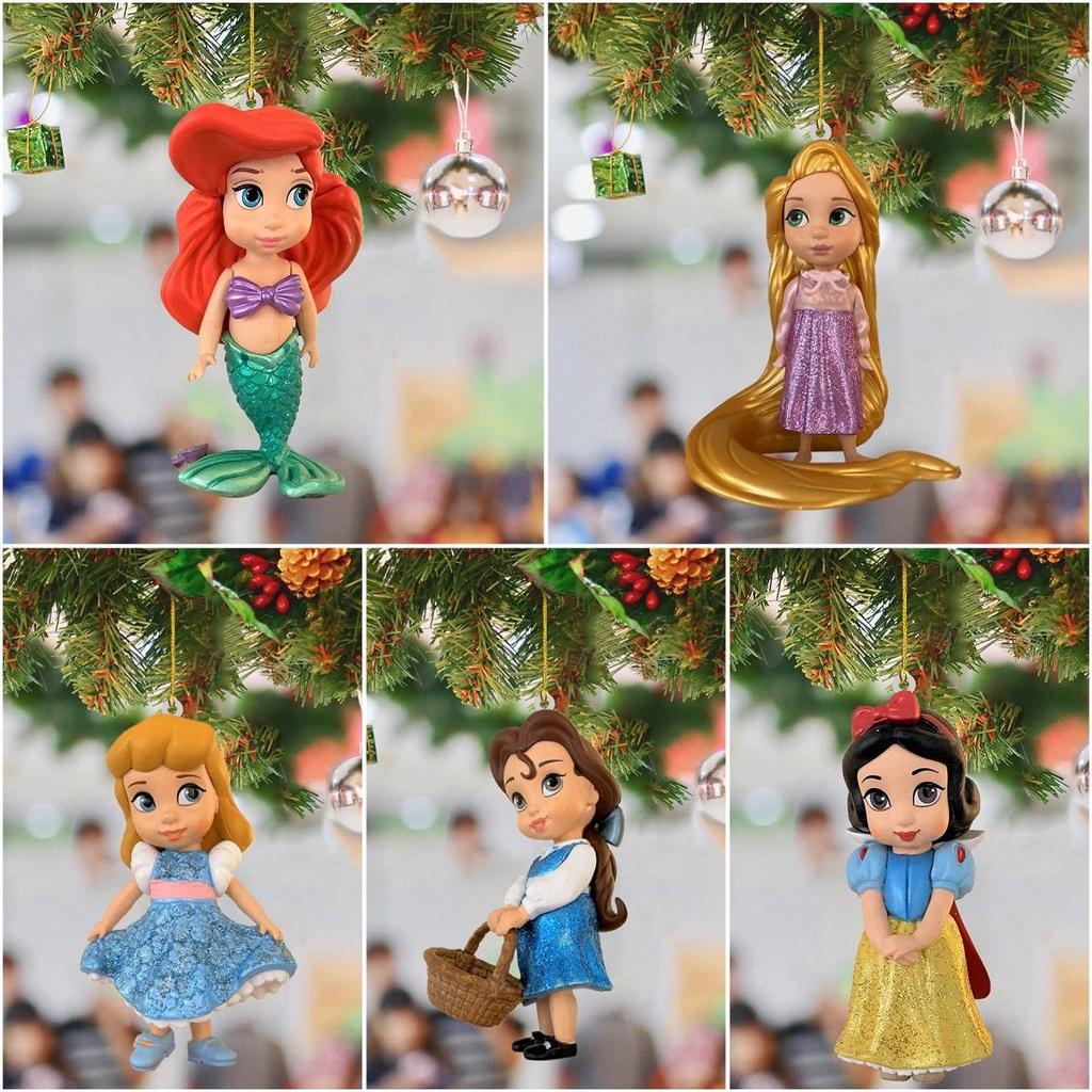 Feestelijke kerstboomversiering met Assepoester, Sneeuwwitje, Ariel, Belle en Rapunzel.