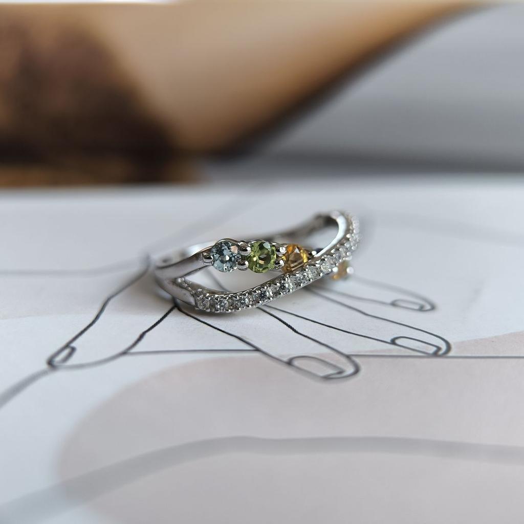 Серебряное кольцо с натуральным аметистом 1.117ct, цитрином, хризолітом, топазом, вес изделия 3,43 гр (2193258)