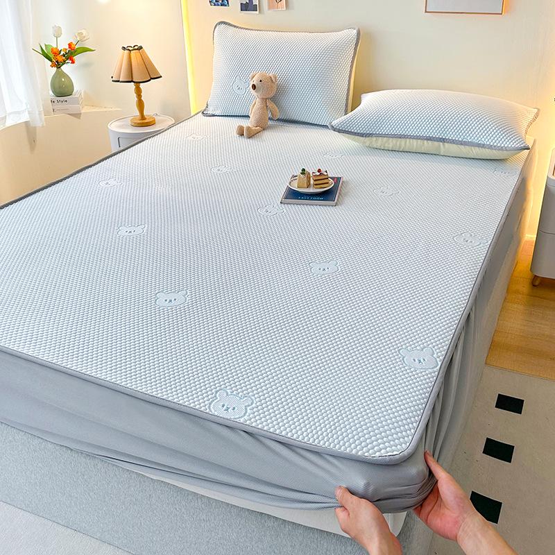 Ice Bean Mat Cool Bedspread Set - Fitted Sheet Style for Dorms, Air-conditioned Rooms, Ice Silk Feel.