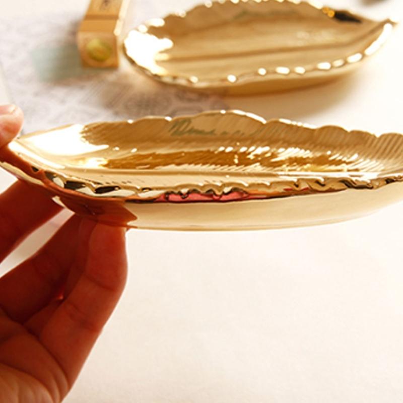 Premium Ceramic Leaf Shape Plate Jewelry Organizers Tray for Dining Table Centerpieces Decors Office Desk Organizers