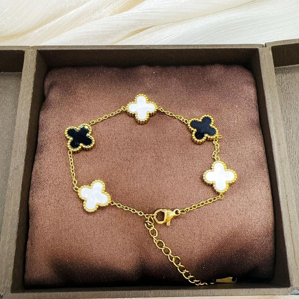 Fashion Titanium Steel Four-Leaf Clover Bracelet Women Do Not Lose Color Luxury High-Grade Hand Jewelry