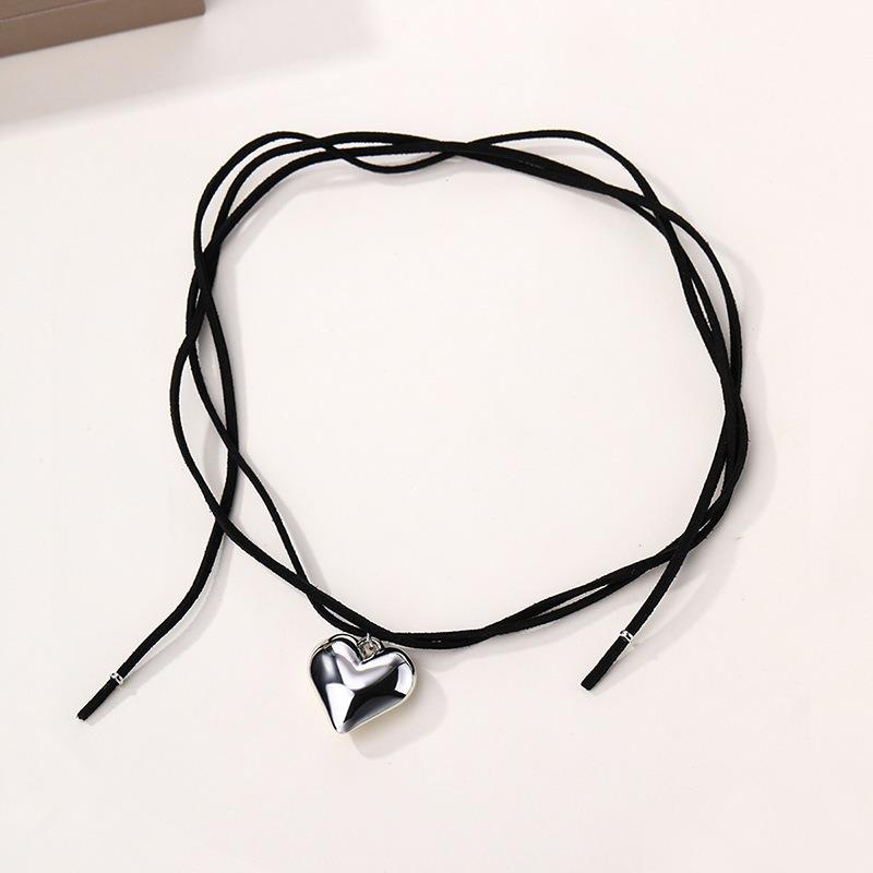 Personalized love rope chain new jewelry women's versatile pendant simple niche alloy necklace