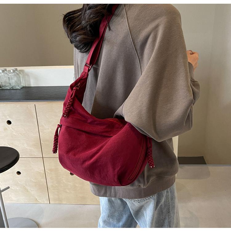Ženy Jednofarebné Veľkokapacitné Zips Taška s knedľou na drdol Voľný čas Športové Plátno šikmé Tašky cez rameno Crossbody Nastaviteľný popruh