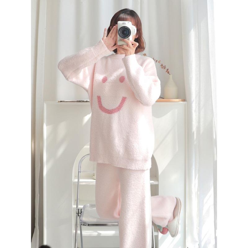 Zimní pyžamo Tlustý a nadýchaný nový usměvavý obličej lze nosit mimo domácí oblek
