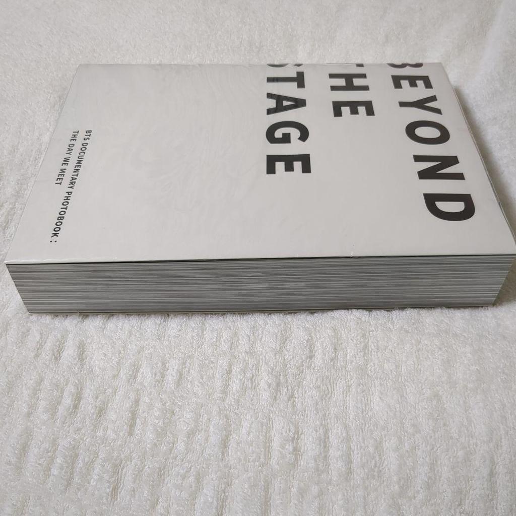 [USED] BEYOND THE STAGE BTS Photobook with Bonus Sticker