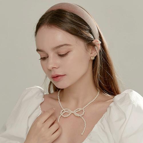Besty Ballon Pearl Ribbon Necklace