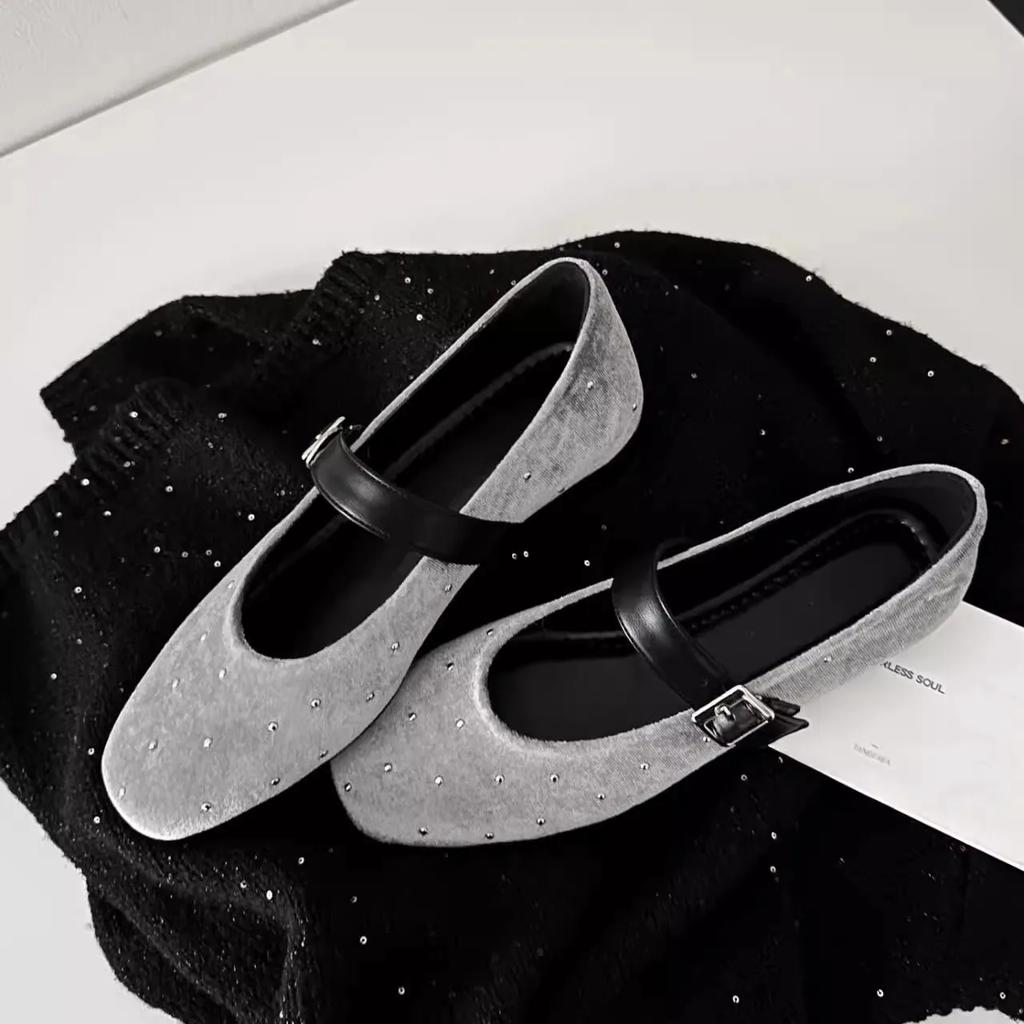 Women's Fashion Single Shoes 35-40 New Round Head Buckle Square Heels High-level Sense of The Ladies Temperament Hundred Shoes