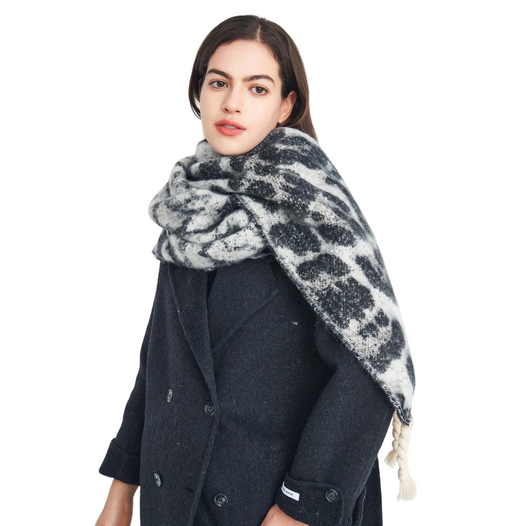 Europe, America, autumn and winter new imitation mohair circle sand jacquard leopard print knotted tassel scarf women's thickened shawl factory
