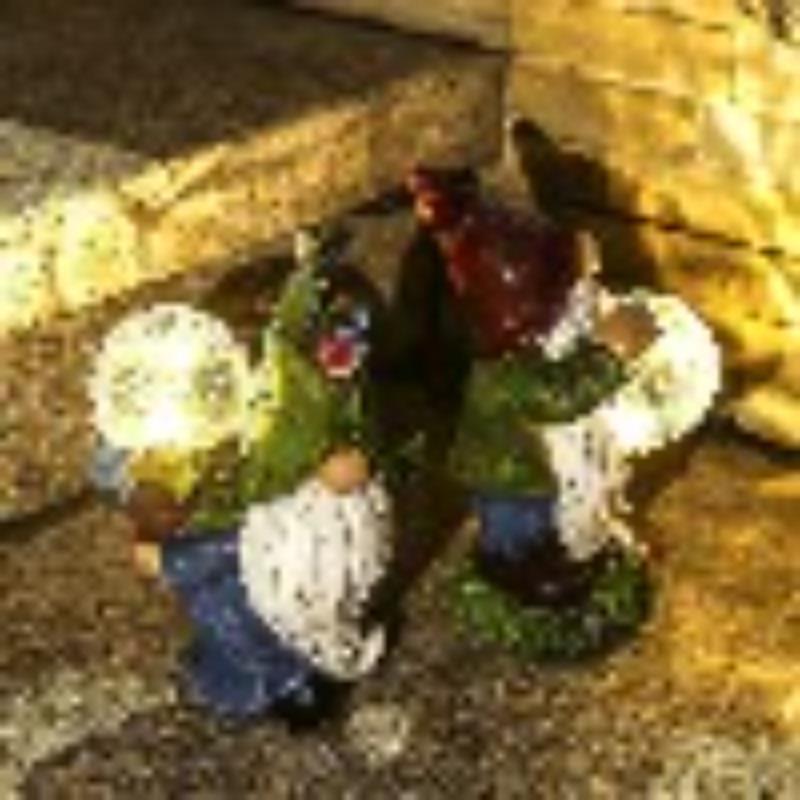 Outdoor Solar Garden Gnome Statue Garden Decoration Resin Crafts Gnome Dwarf Room Decorated Norse Style Sculpture Goddess Home