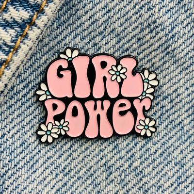 Novo Pin de esmalte Girl Power dizendo com flores Pin de metal presente de aniversário 1 peça