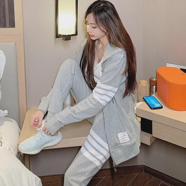 Trendy Hooded Jacket & Sweater Suit for Young Couples – Casual & Loose Fit