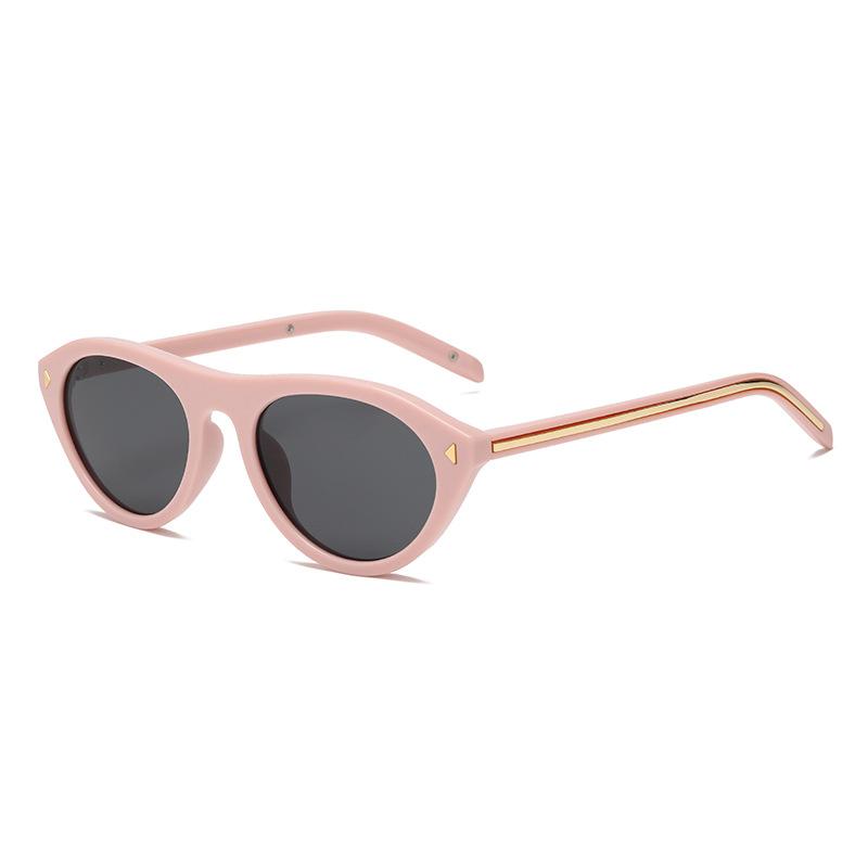 Retro cat eye sunglasses women's black small frame triangular rivet sunglasses UV protection driving versatile flat glasses