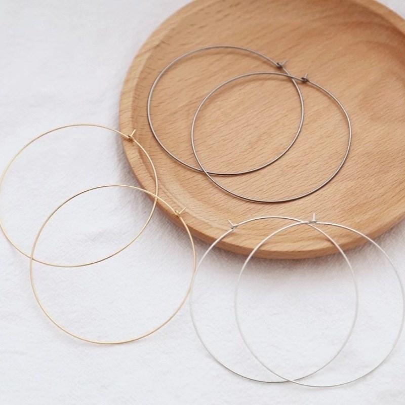 

Simple and Ultra-Fine Large Hoop Earrings for Women, Stylish European and American Style, High-Quality Hoop Earrings, Exaggerated Ultra-Light Earrings 40mm золотой