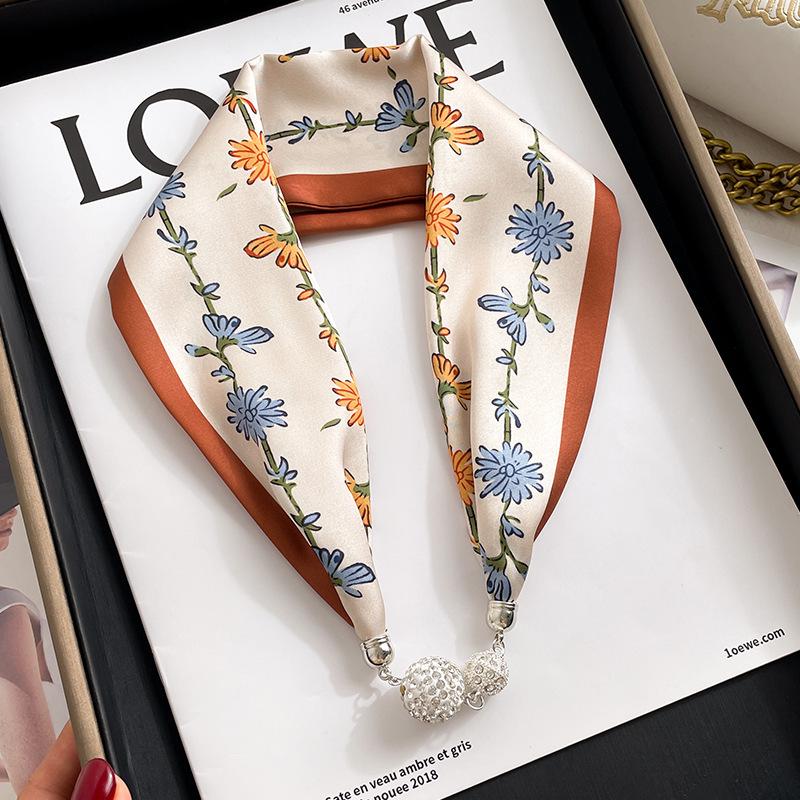 

Женский шелковый шарф с магнитной пряжкой — модная защита шеи на весну, лето и осень 2024 года No Size