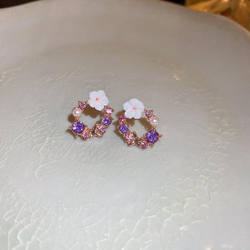 Hollow Out Inlaid Rhinestone Round Earrings for Women Vintage Fashion Delicate Stud Earrings 2024 New In Black Zircon Gift