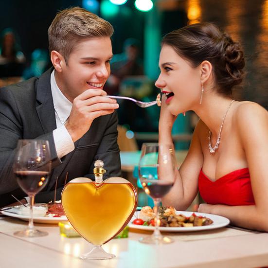 Skleněná karafa ve tvaru srdce Láhev na víno Vzduchotěsná nádoba na likér Čirá karafa na whisky Nalévač na nápoje pro Bourbon Vodku Domácí bar Restaurace