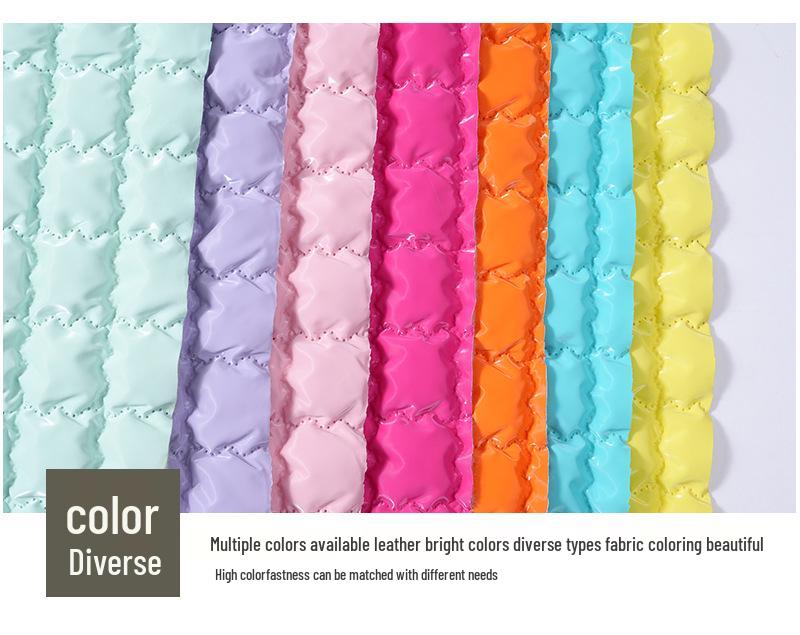 Nouă Geantă de Depozitare și Machiaj din Poliester Matlasat Impermeabil, Grosime 4cm, Embosată Ultrasonic