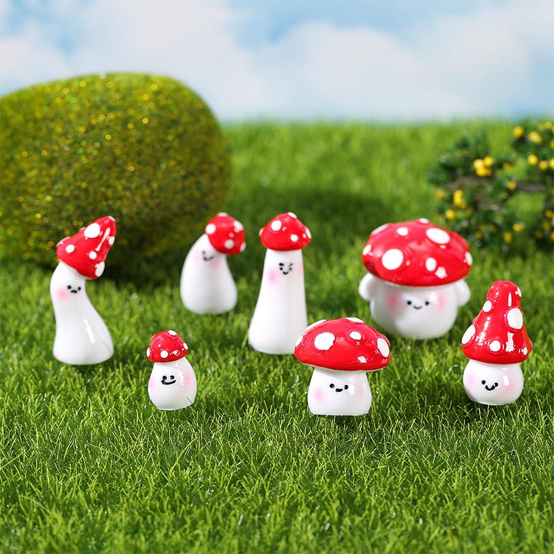Smiling Mushroom Moss and Succulent Resin Ornaments for Creative DIY Micro Landscaping