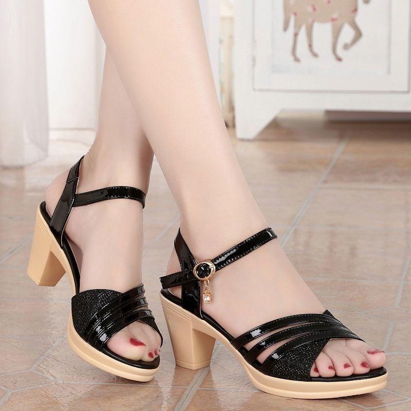 

Жіночі літні модні сандалі в стилі фентезі на середньому підборі з ремінцем-пряжкою на одну лінію та відкритим носом 42 чорний