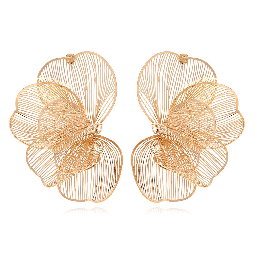 Metal Hollowed Out Flowers Geometric Stud Earrings for Women New Simple Trend Design Jewelry Party Accessories DIGADAGUZAA