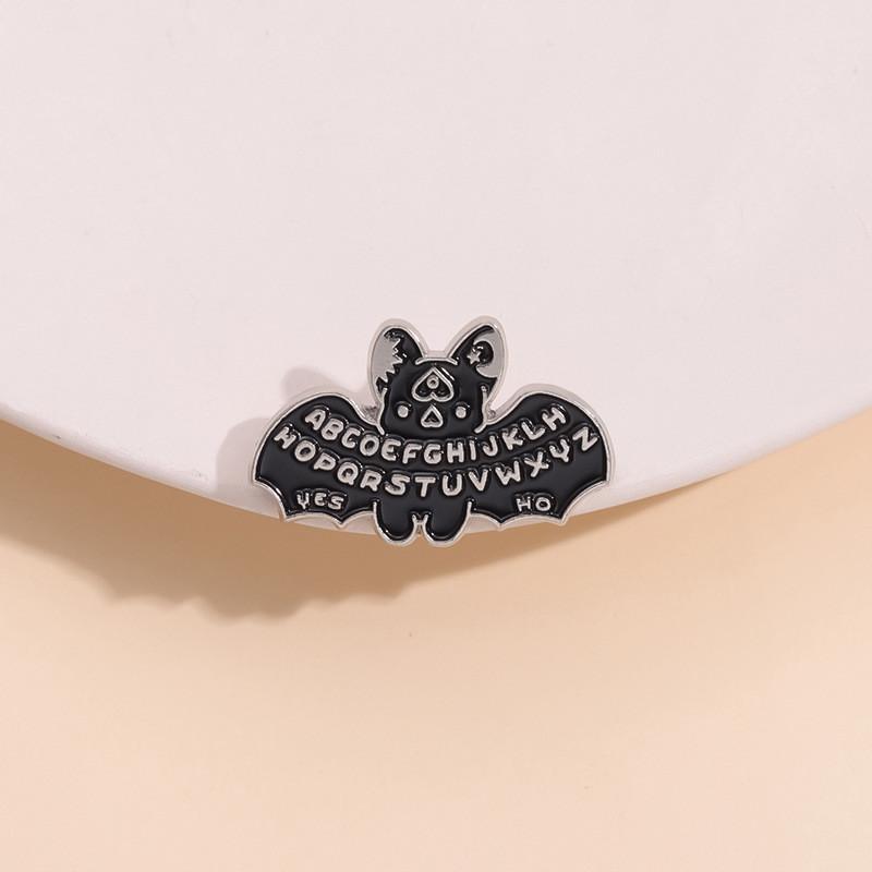 Bat Trendy Gothic Brooch Lovely Animal Inspired Metal Pin For Fashionable Cloak Accessories