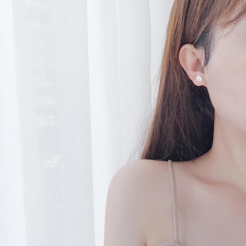 Leaf Stud Earrings Female Mori Fresh Hollow Leaf Brushed Earrings Niche Design Simple Literary Accessories